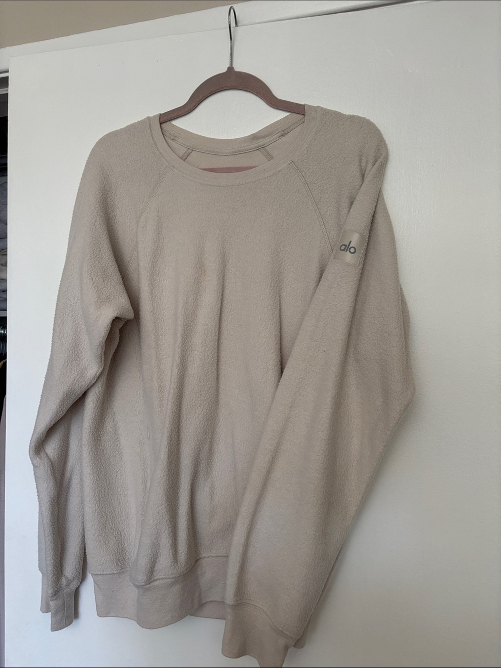 ALO Yoga Triumph Crew Neck Sweatshirt - Bone